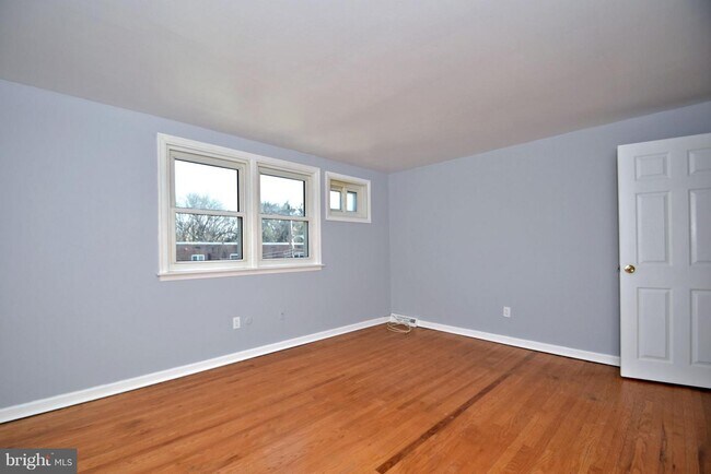 Building Photo - 1510 Stanbridge St