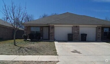 Building Photo - 1308 Chips Dr