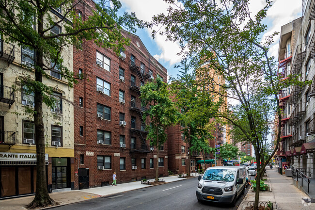 Building Photo - Beekman Court