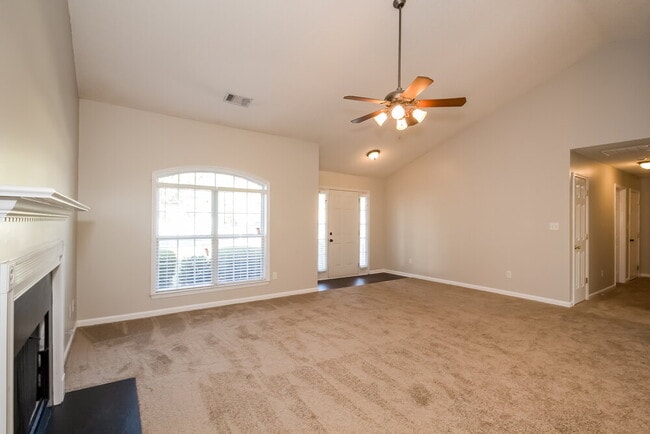 Foto del edificio - 310 The Gables Dr