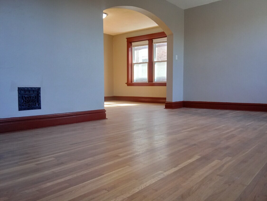 3655 Marceline Terrace Unit 2nd floor, St. Louis, MO 63116 Apartments