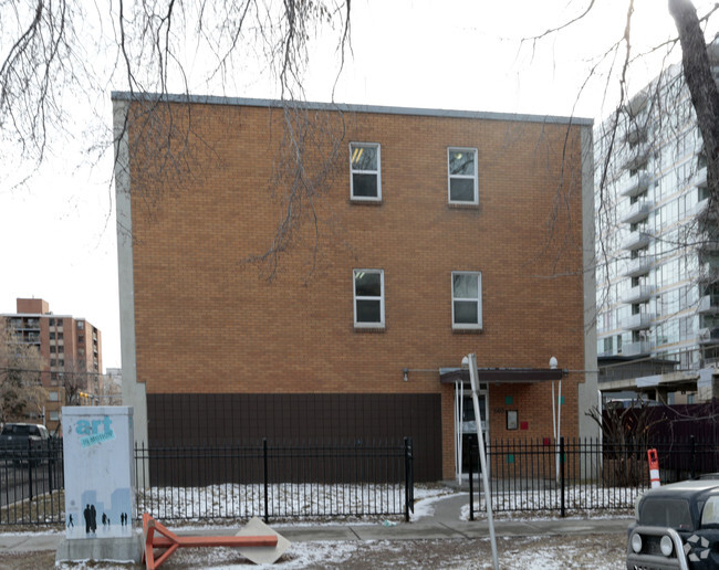 Building Photo - Central Beltline Apartments