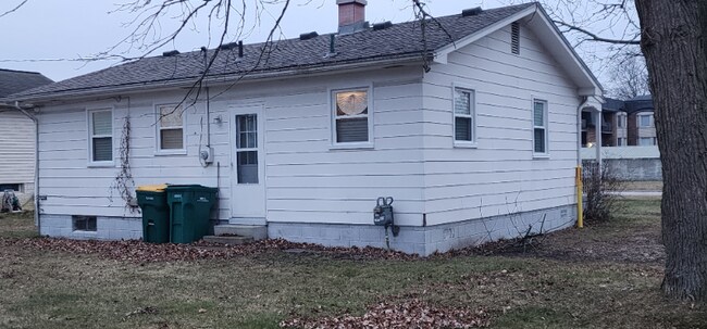 Foto del edificio - 2361 Lakeview Ave