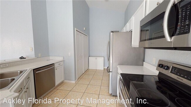 Building Photo - 4 br, 3 bath House - 927 Reserve Place - *