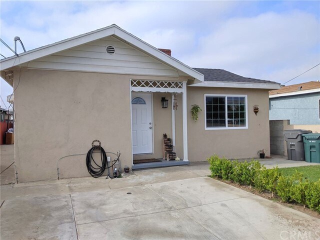 Foto principal - 4238 W 105th St