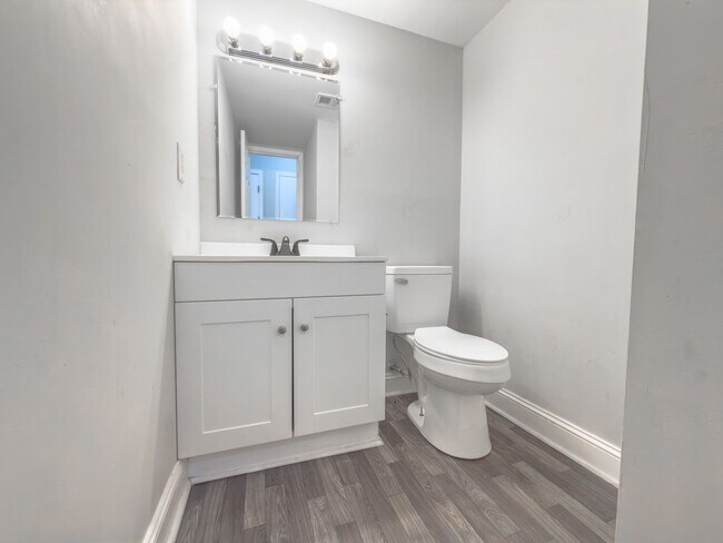 Foto del edificio - 3 Bed Large Townhome in West Ashley!