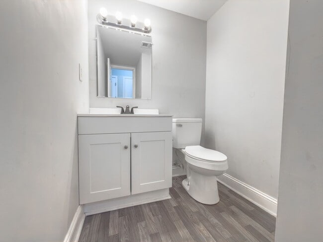 Charming 3BR Home in West Ashley - Charming 3BR Home in West Ashley