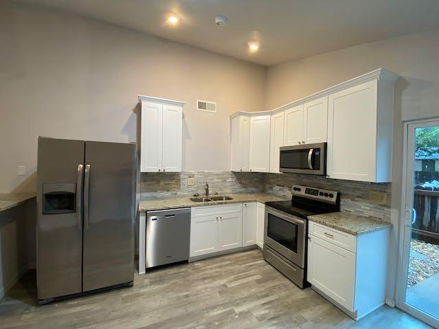 Building Photo - 1015 E Yager Ln