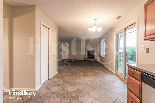 Foto del edificio - 7234 Camwell Dr