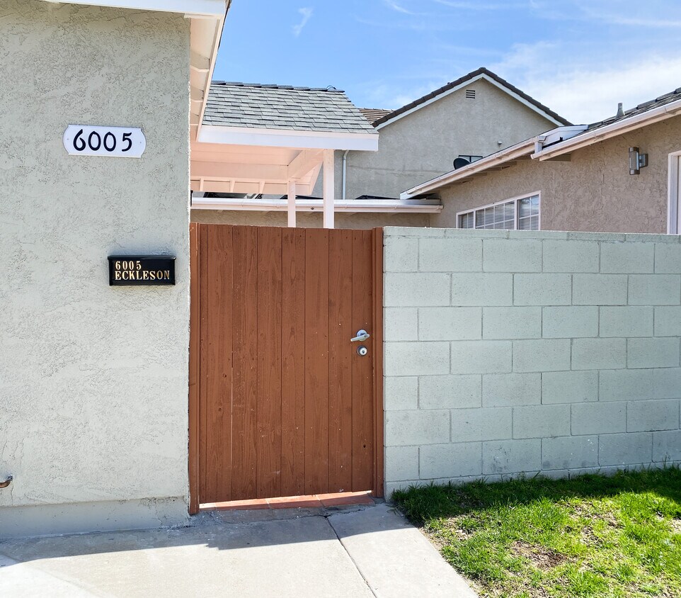 6003 Eckleson St, Lakewood, CA 90713 Townhome Rentals in Lakewood CA