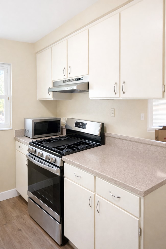 Foto del edificio - 5840 Langston Dr