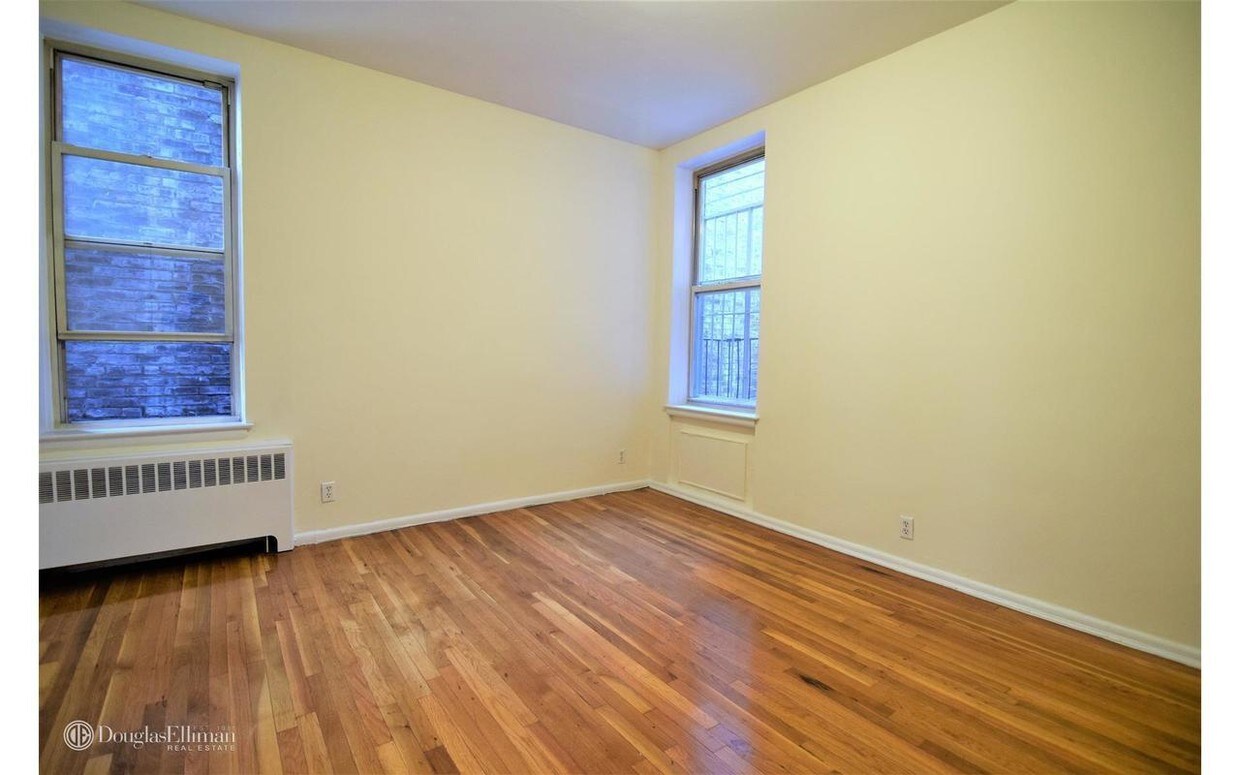 Primary Photo - 133 E 84th St