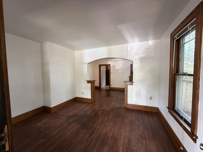 Building Photo - 789 Ebner St