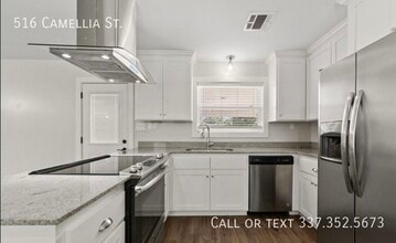 Building Photo - 516 Camellia Dr