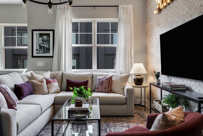 Building Photo - 1405 Napoleon St