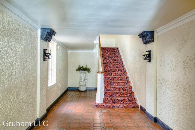 Foto del edificio - 3366 Pierce St