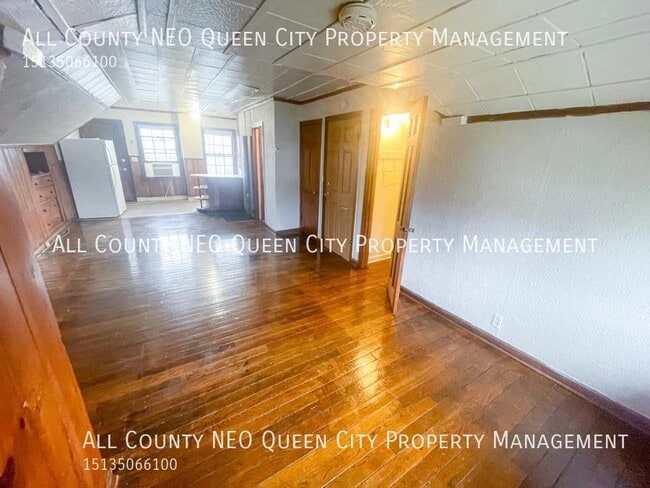 Building Photo - 1316 W Grand Ave