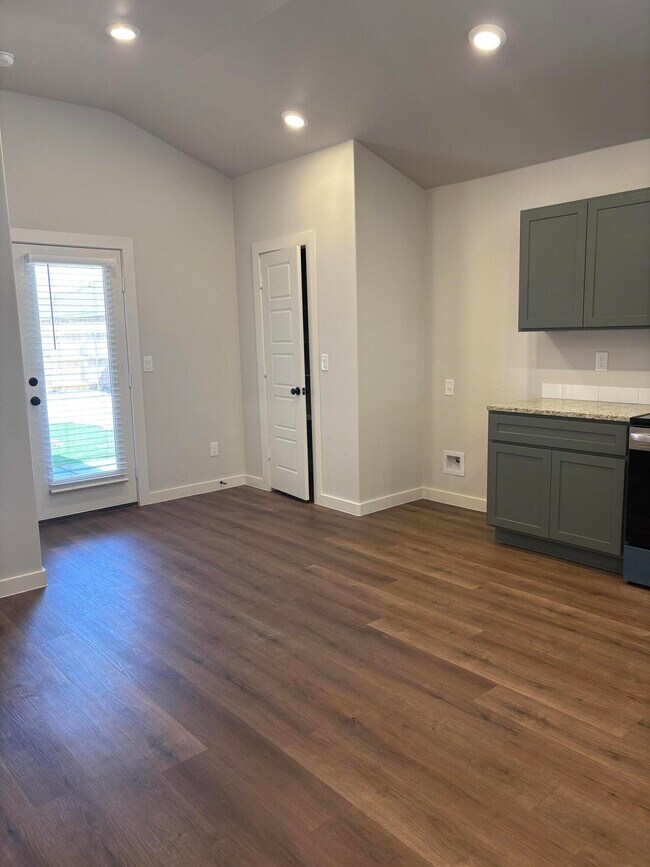 Foto del edificio - 2119 Langford Ave