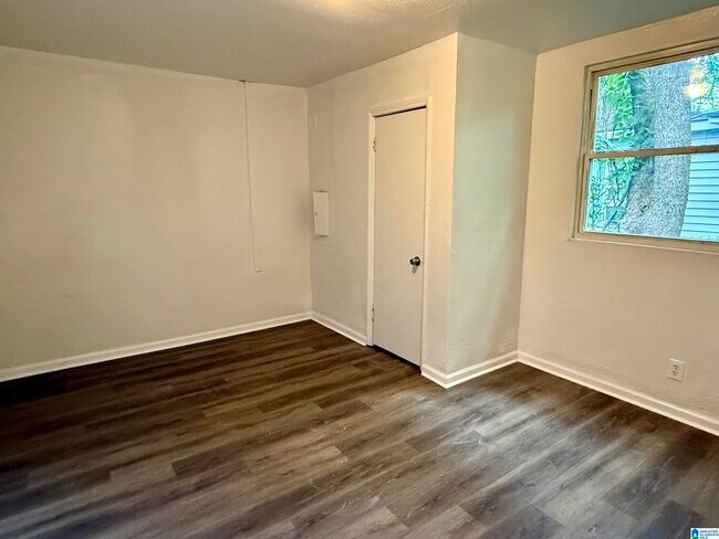 Building Photo - 7213 Naples Ave