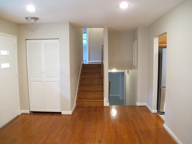 Building Photo - 1115 Westbriar Ct NE