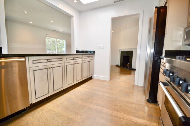Foto del edificio - Stunning 3 BR | 2 BA in Noe Valley - Must See!