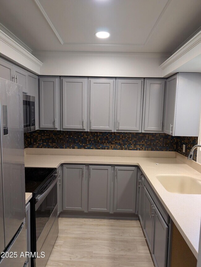Foto del edificio - 7126 N 19th Ave