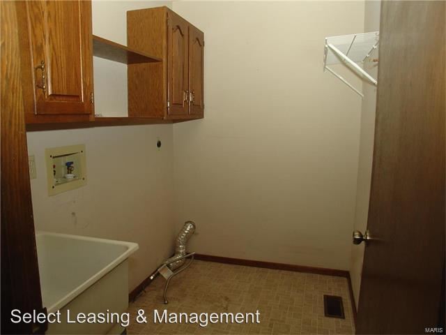 Building Photo - 218 Lazy Ridge Dr