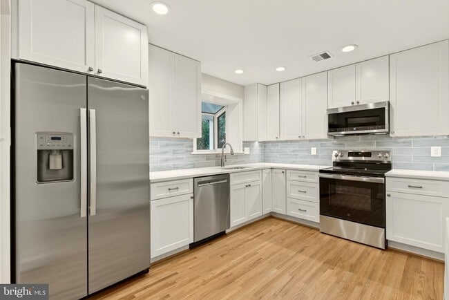 Foto del edificio - 2375 N Vernon St
