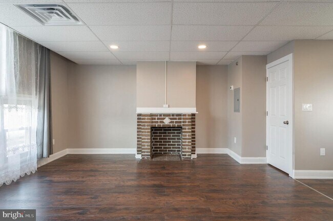 Building Photo - 2721 E Allegheny Ave