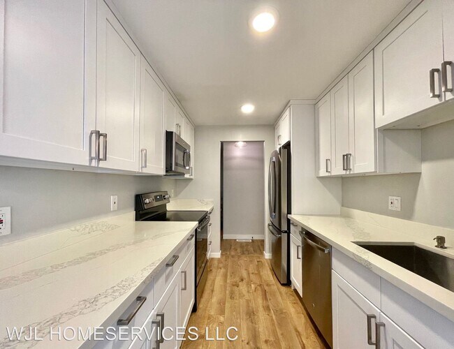Building Photo - 2 br, 2 bath House - 9902 NE 124th St Unit...