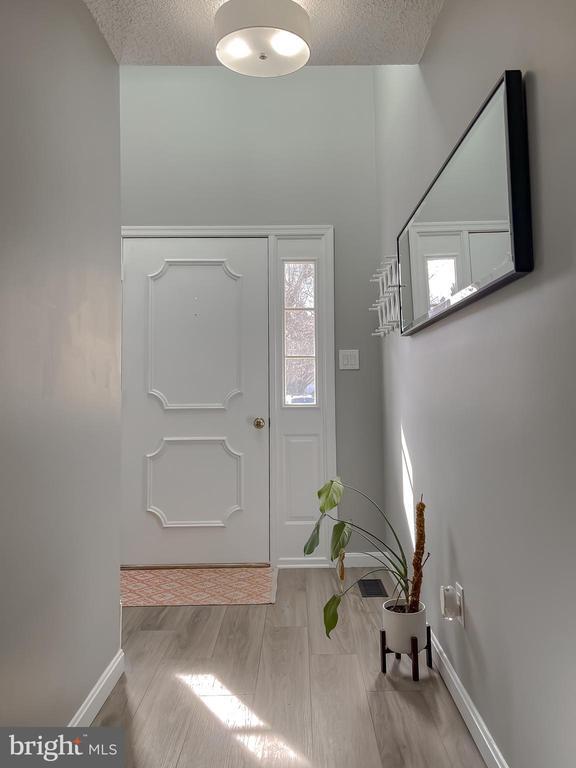 Building Photo - 45632 Longfields Village Dr