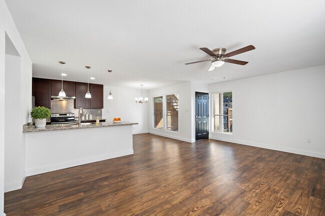 Foto del edificio - $500 OFF? Yes, Please! Find Your New Home Today!