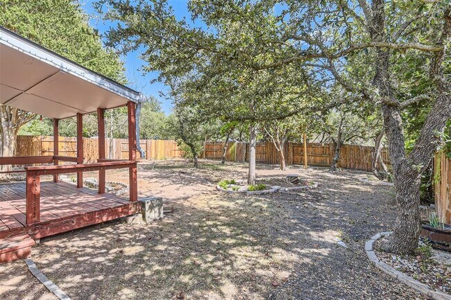 Building Photo - 351 Canterbury Dr