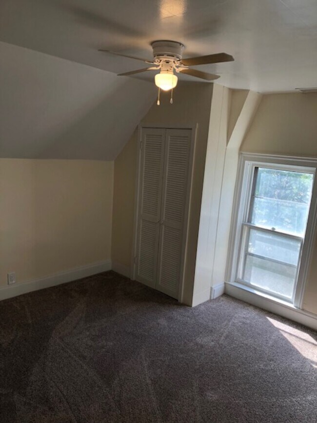 Foto del edificio - 704 Milwaukee Rd