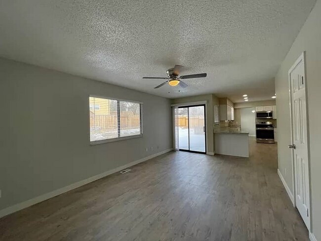 Foto del edificio - 8145 Woody Creek Dr
