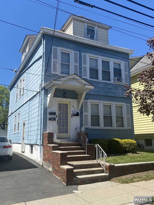 86 Orono St Unit 3, Clifton, NJ 07013 Room for Rent in Clifton, NJ