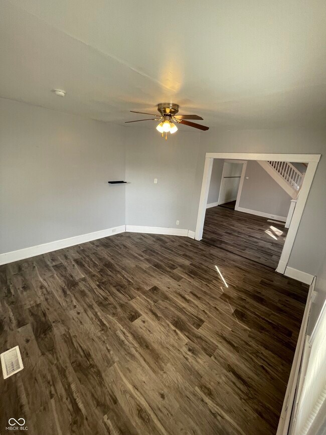 Foto del edificio - 93 S 5th Ave