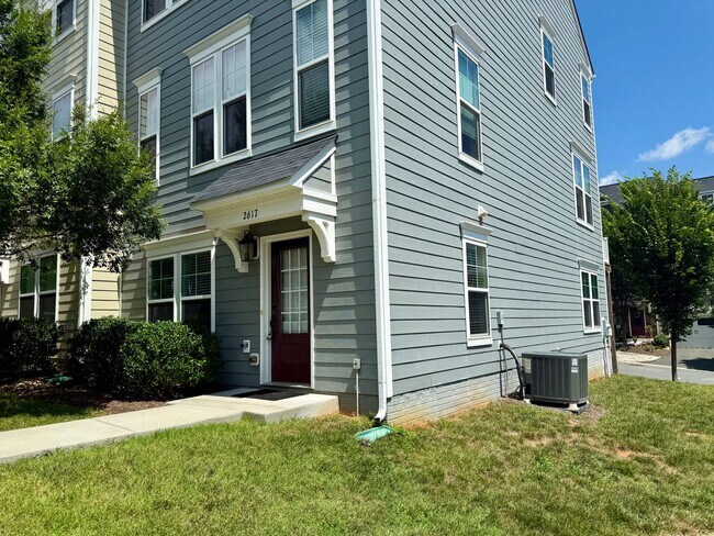 Building Photo - 2617 Avinity Pl