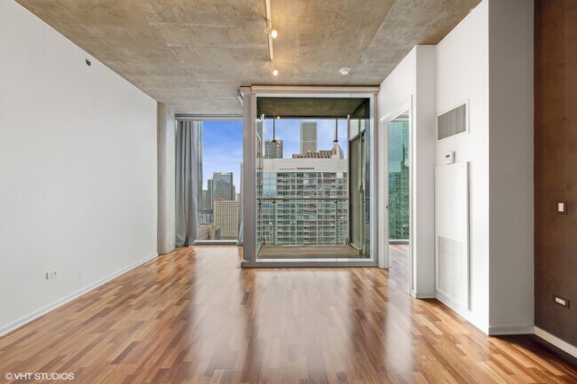 Foto del edificio - 600 N Fairbanks Ct