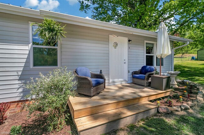 Building Photo - 1 br, 1 bath House - 10 Cobble Drive