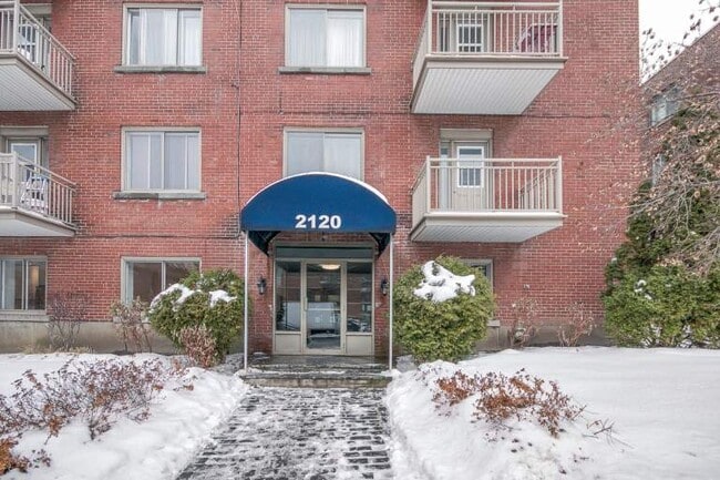 Photo du bâtiment - 2120 Av Van Horne