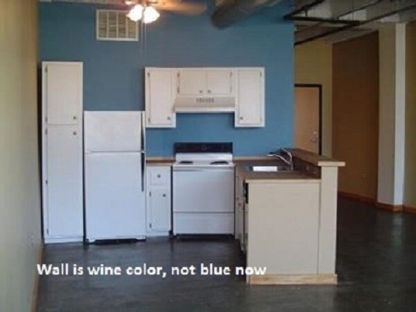 Kitchen - basic but all you need. The wall isn't blue anymore. - 878 Peachtree St NE