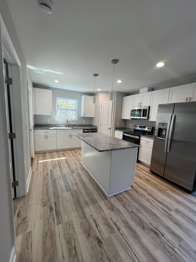 Foto del edificio - 74 Black Foot Rd