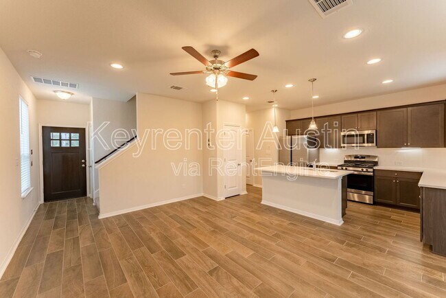 Foto del edificio - 2101 Rooster Rd