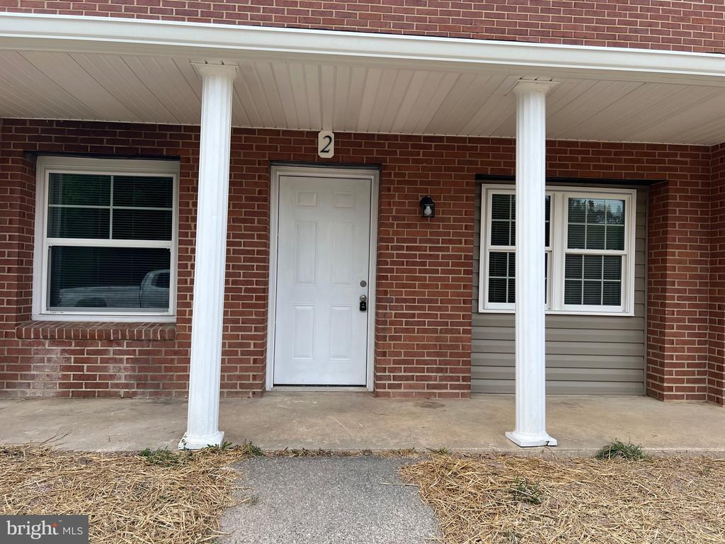 Primary Photo - 50 Briarwood Ln