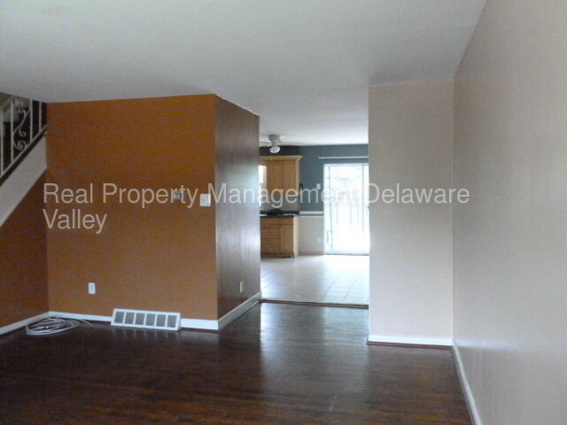 Building Photo - 2815 Maxwell St