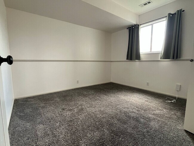 Foto del edificio - 1676 Woodland Dr