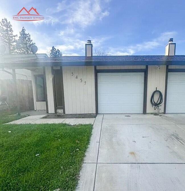 Building Photo - 5457-5459 E Knoll Dr