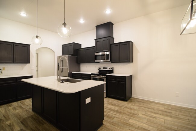 Building Photo - 6409 Alabaster Dr