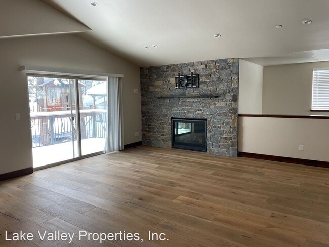 Building Photo - 3 br, 2 bath House - 1149 Bonanza Ave. #1